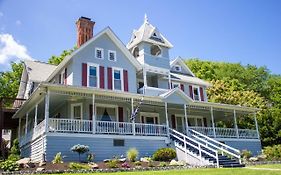 Hudson Manor Bed & Breakfast